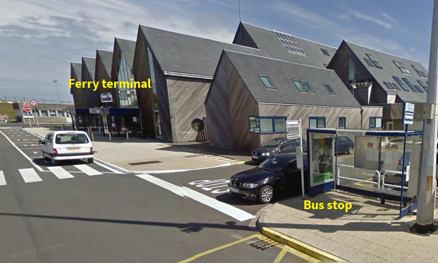 bus-stop-ferry-roscoff